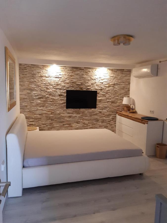Ena Apartment *