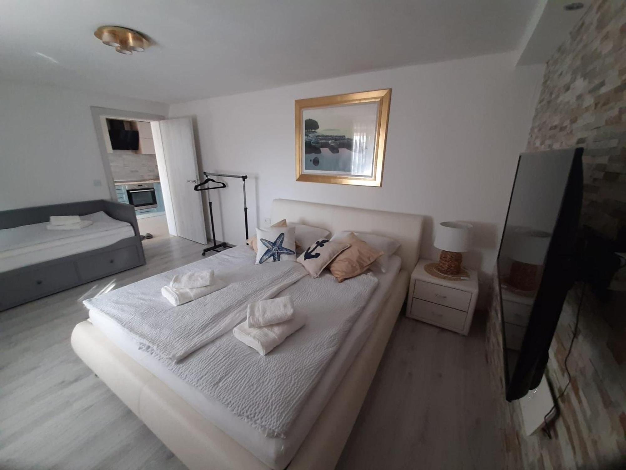 Ena Apartment