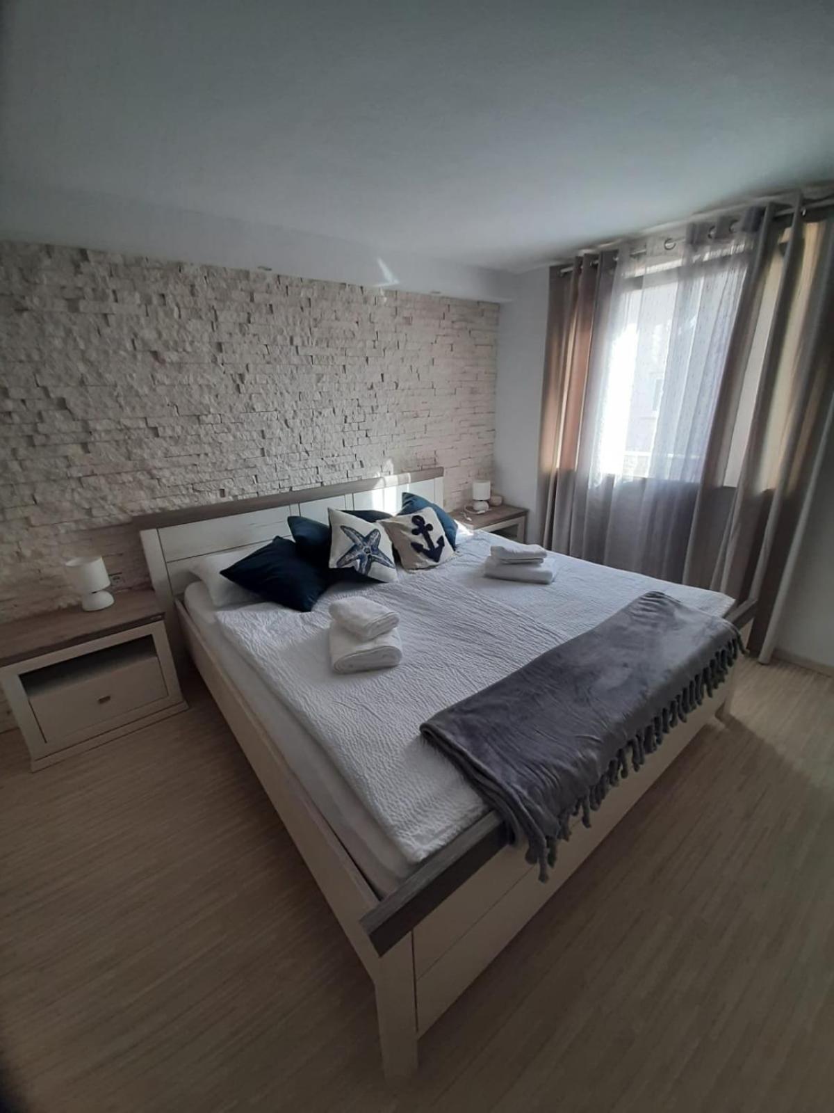 Ena Apartment *